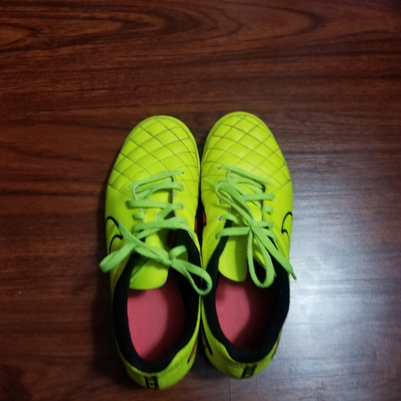 Soccer cleats used very good condition - Picture 3 of 5